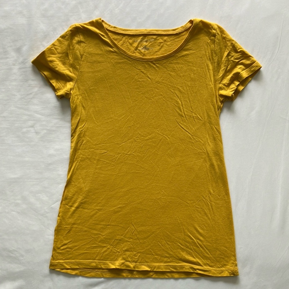 Ann Taylor Yellow Shortsleeved Top